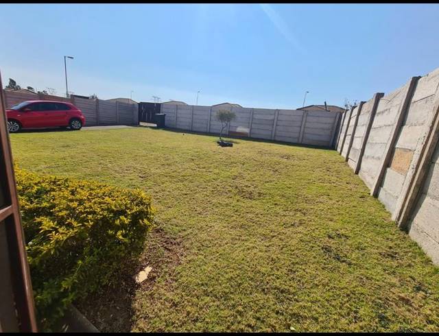 3 BEDROOM HOUSE FOR SALE IN THATCH HILL ESTATE